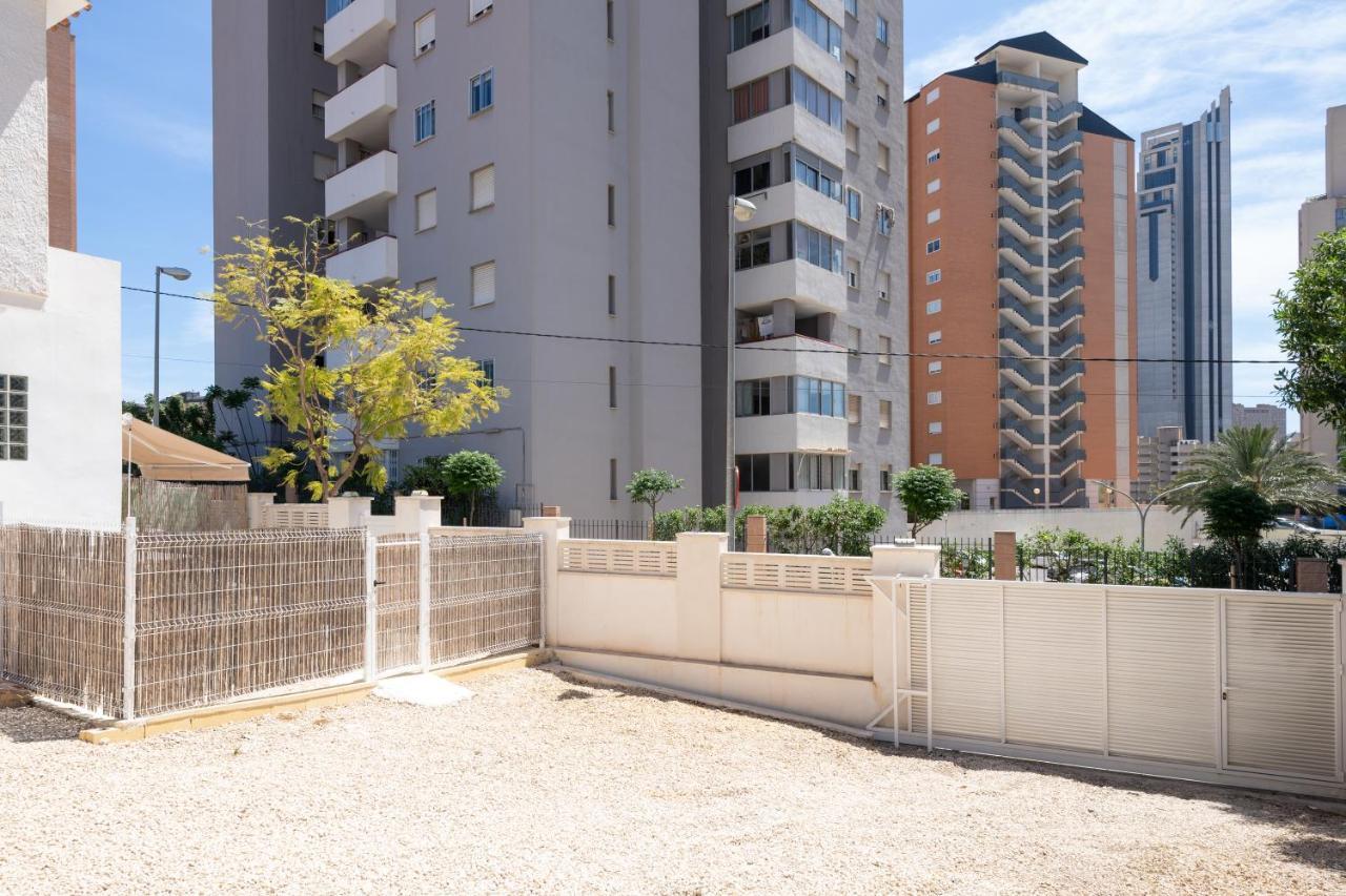 Casa Mya Con Terreno Privado Y Parking Compartido - A 800m De Playa Poniente Ferienhaus